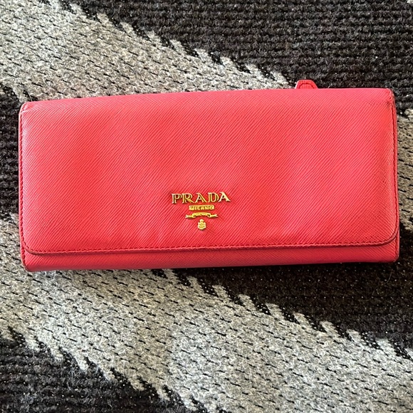 Prada long wallet coral color - Picture 1 of 9